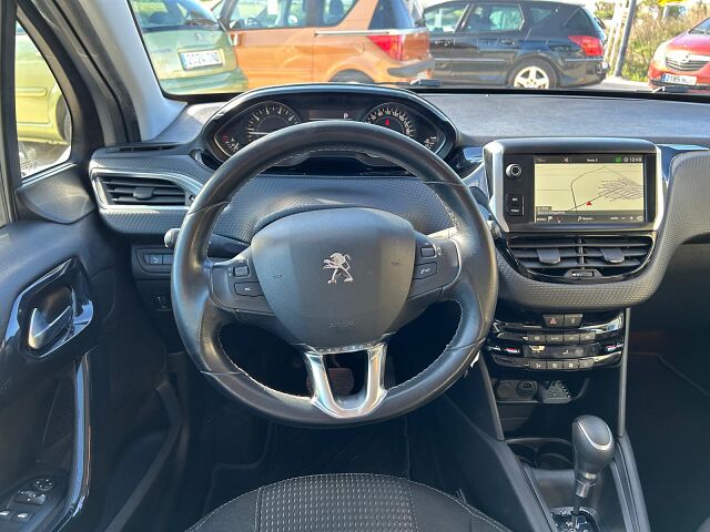 PEUGEOT 208 ALLURE 1.2 E-THP AUTO SPANISH LHD IN SPAIN 71000 MILES SUPERB 2018